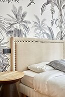 Superb Invalide Apartment Near Eiffel Tower