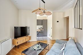 Superb Invalide Apartment Near Eiffel Tower