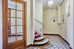 Superb Invalide Apartment Near Eiffel Tower