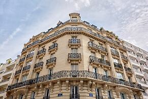 Superb Invalide Apartment Near Eiffel Tower