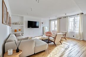 Sumptuous Apartment Louvre Museum/palais Royal