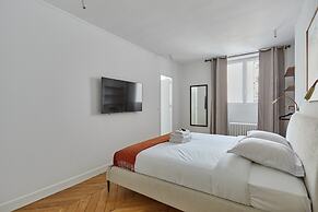 Sumptuous Apartment Louvre Museum/palais Royal