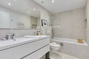 Sumptuous Apartment Louvre Museum/palais Royal