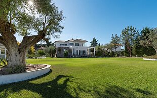 White House Villa Pefkochori