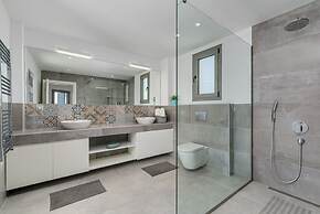 White House Villa Pefkochori