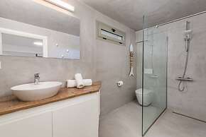 White House Villa Pefkochori