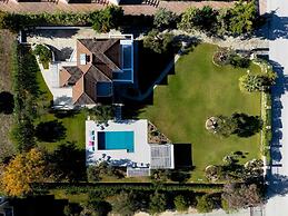 White House Villa Pefkochori