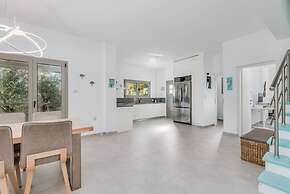 White House Villa Pefkochori