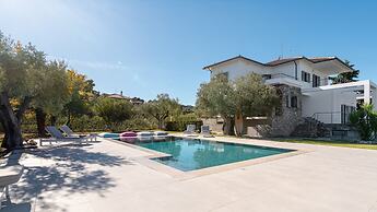 White House Villa Pefkochori