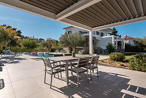 White House Villa Pefkochori