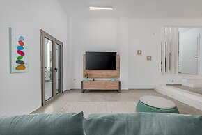 White House Villa Pefkochori