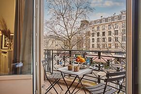 Apartment Arc de Triomphe/ Champs Elysee