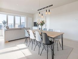 Serene Apartment With Mountain View