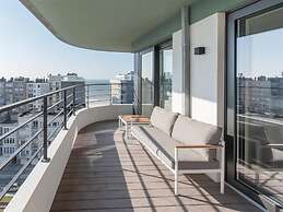 Serene Apartment With Mountain View