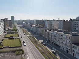 Serene Apartment With Mountain View