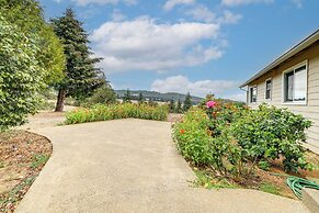 Romantic Vineyard Getaway in Oakland: Mtn Views!