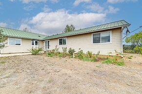 Romantic Vineyard Getaway in Oakland: Mtn Views!