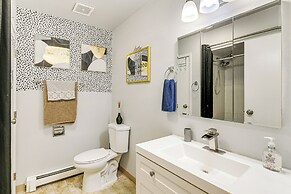 3 Mi to Dtwn: Apt w/ Shared Sauna in Anchorage