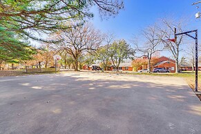 1 Mi to Dtwn Fayetteville: Home w/ Fenced Yard