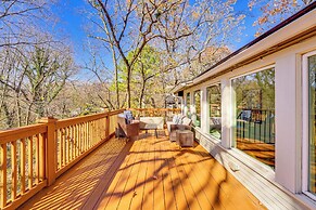 1 Mi to Dtwn Fayetteville: Home w/ Fenced Yard