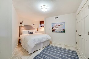 1 Mi to Dtwn Fayetteville: Home w/ Fenced Yard