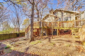 1 Mi to Dtwn Fayetteville: Home w/ Fenced Yard