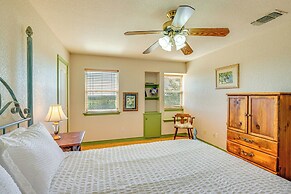 30 Mi to Fort Worth: Rural Retreat w/ Patio!