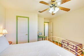 30 Mi to Fort Worth: Rural Retreat w/ Patio!