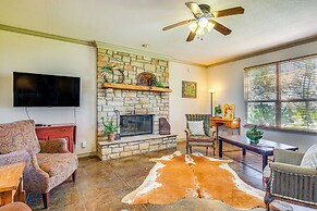 30 Mi to Fort Worth: Rural Retreat w/ Patio!