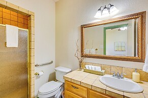 30 Mi to Fort Worth: Rural Retreat w/ Patio!