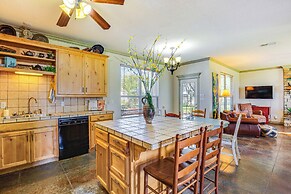 30 Mi to Fort Worth: Rural Retreat w/ Patio!