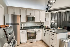 7 Mi to Ocean: Myrtle Beach Condo w/ Deck