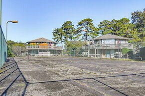 7 Mi to Ocean: Myrtle Beach Condo w/ Deck
