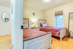 1 Mi to Dtwn: Cozy Condo in Anchorage!