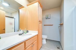 Vineyard Farmhouse in Oakland w/ Hot Tub!