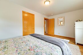 Vineyard Farmhouse in Oakland w/ Hot Tub!