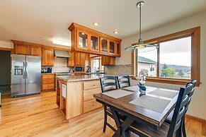 Vineyard Farmhouse in Oakland w/ Hot Tub!