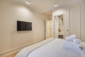 Apartment in the Marais With Air-conditioned