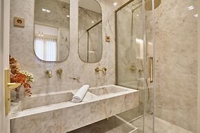 Apartment in the Marais With Air-conditioned