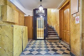 Apartment in the Marais With Air-conditioned