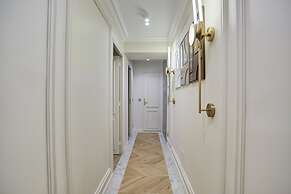 Apartment in the Marais With Air-conditioned