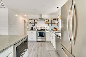 1 Block to Beach: Home w/ Patio in Murrells Inlet!