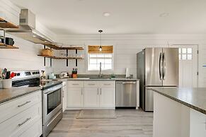 1 Block to Beach: Home w/ Patio in Murrells Inlet!