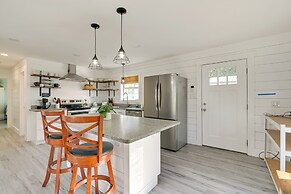 1 Block to Beach: Home w/ Patio in Murrells Inlet!