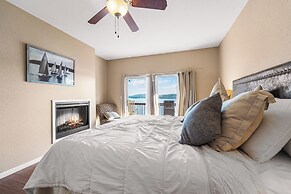 Lakefront Ozarks Home: Tiki Bar, Pool, Deck, Views