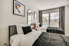 Modern Townhome w/ Private Yard in Kernersville!