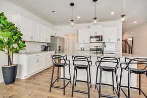 Modern Townhome w/ Private Yard in Kernersville!