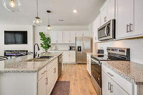 Modern Townhome w/ Private Yard in Kernersville!