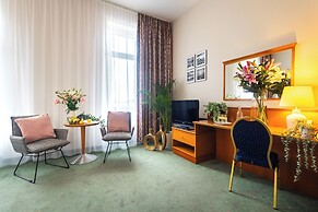 Hotel Sofia Wrocław by Railway Station