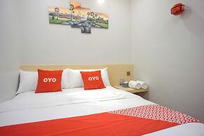 OYO 92956 Travelbiz Hotel
